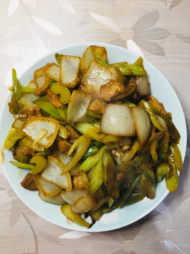 香芹洋葱炒牛肉