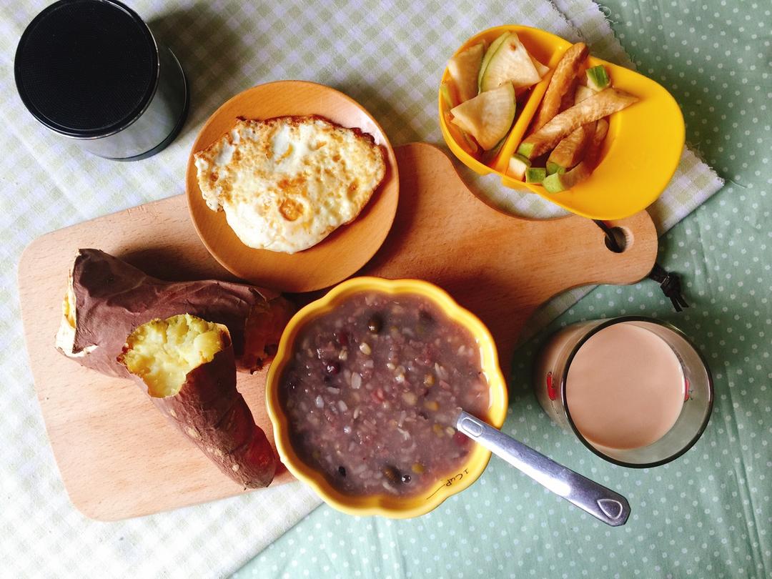 每天，叫醒我的是早餐