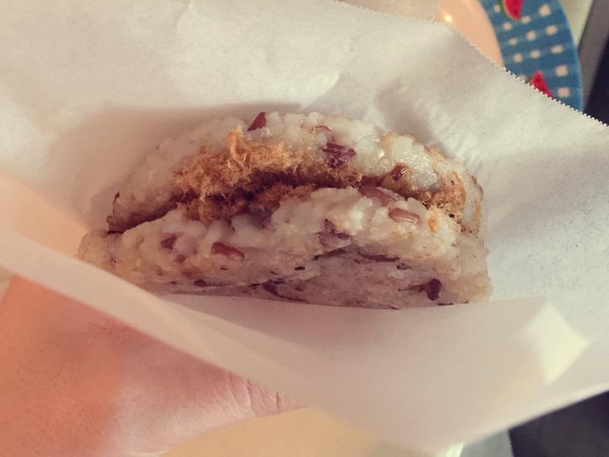 快手早餐—肉松米汉堡的做法