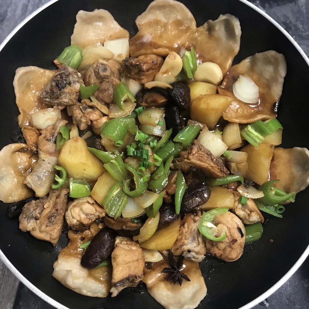 地锅鸡，教你贴饼子好吃的小技巧~