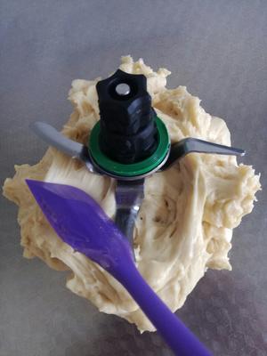 冷冻法揉面5分30秒出膜的酸奶肉松小方包的做法 步骤7