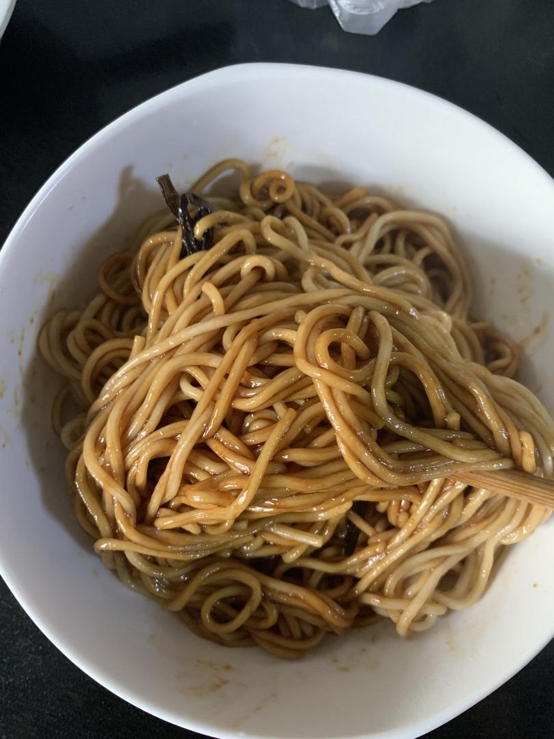 10分钟搞定的一碗葱油拌面