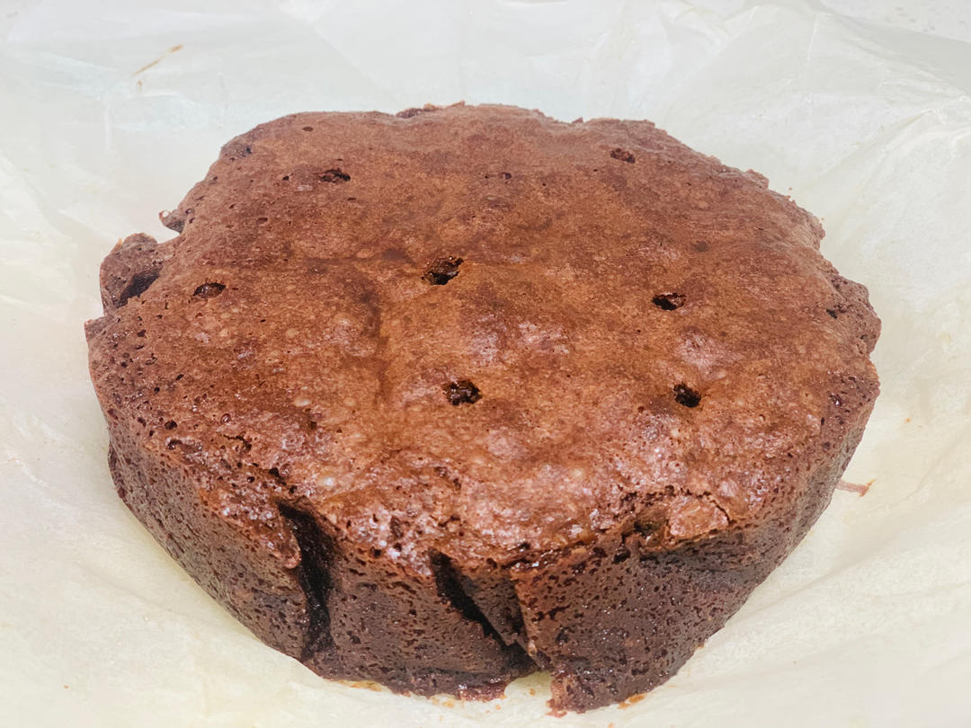 美国名店最受欢迎的酥皮软心布朗尼配方：软糖口感，酥皮脆壳Fudgy Brownies