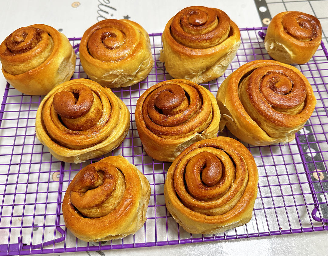 没有什么比这个红糖肉桂卷更适合秋天了！