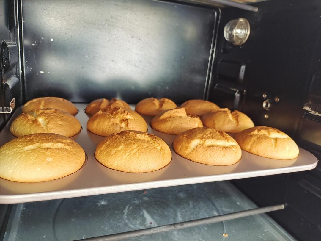 不塌陷不开裂不缩腰杯子蛋糕分享