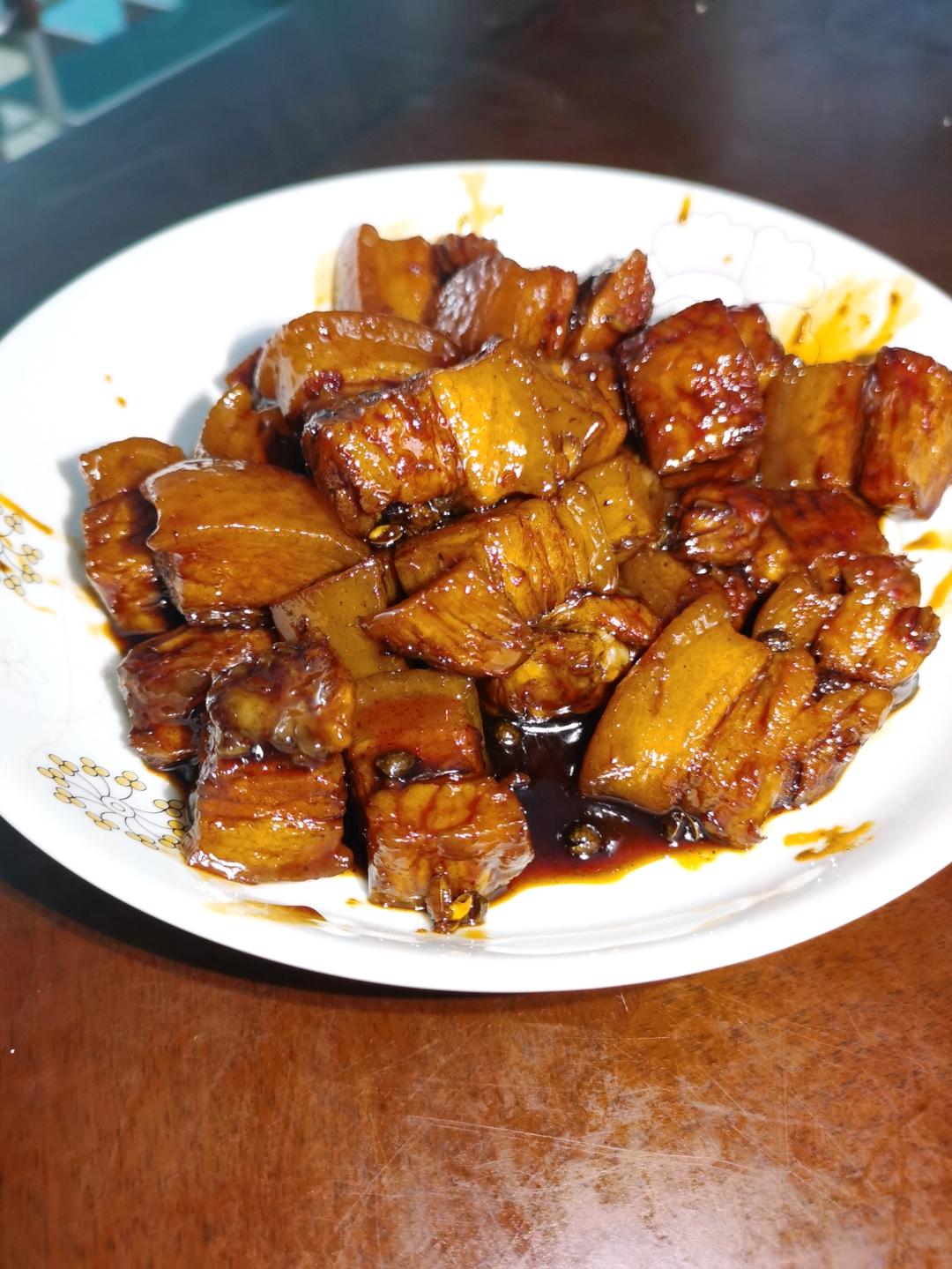 厨师长教你：“红烧肉”的家常做法，肉香四溢肥而不腻