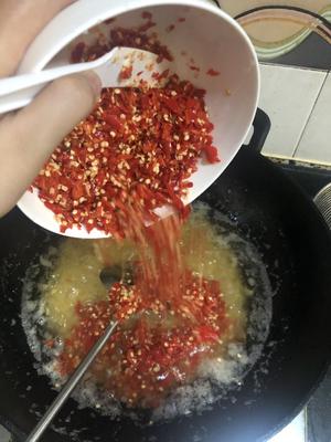 炒菜凉拌都可用的蒜蓉辣椒酱的做法 步骤7
