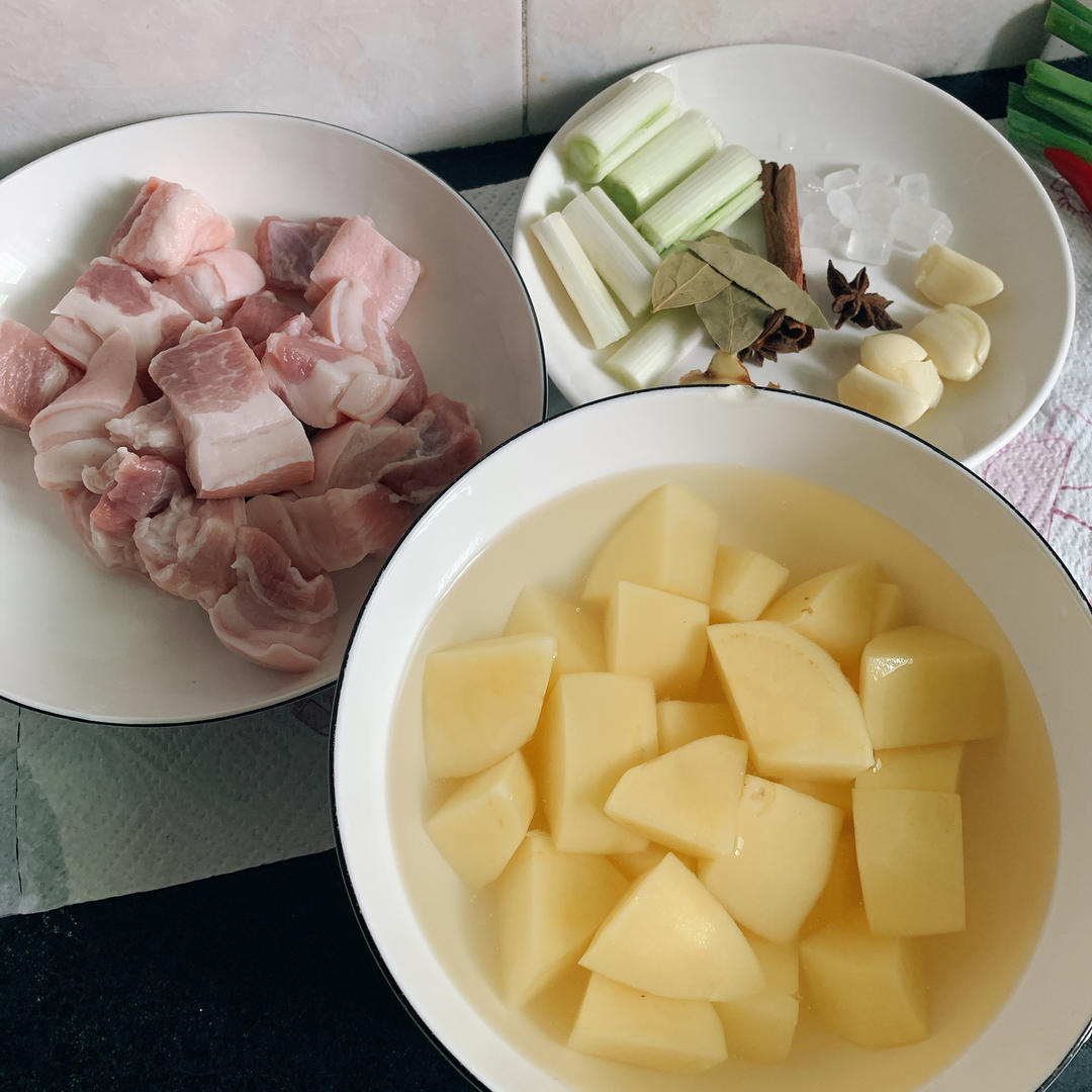 红烧肉炖土豆（丝毫不腻）