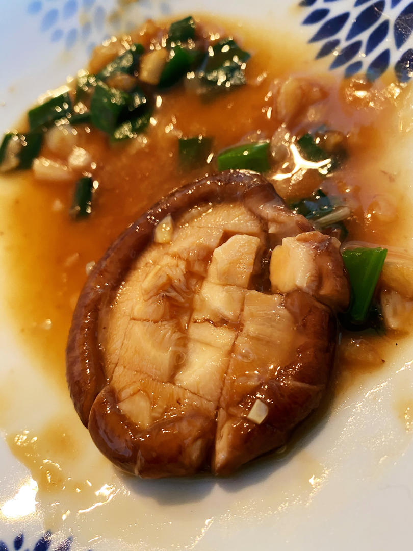 鲜嫩多汁，比鲍鱼还好吃红烧香菇