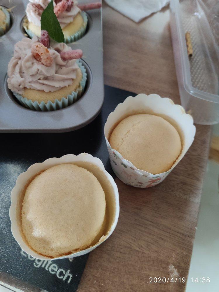不塌不裂的纸杯戚风蛋糕