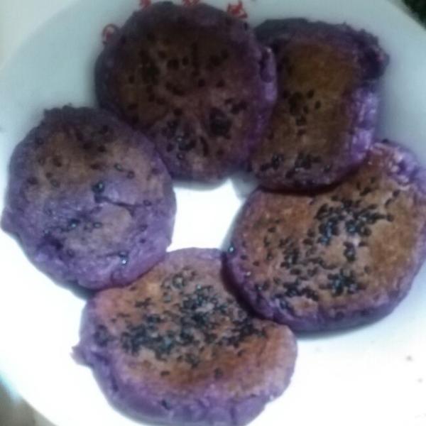紫薯豆沙芝麻饼
