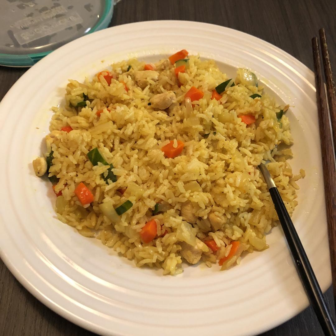 咖喱鸡肉炒饭