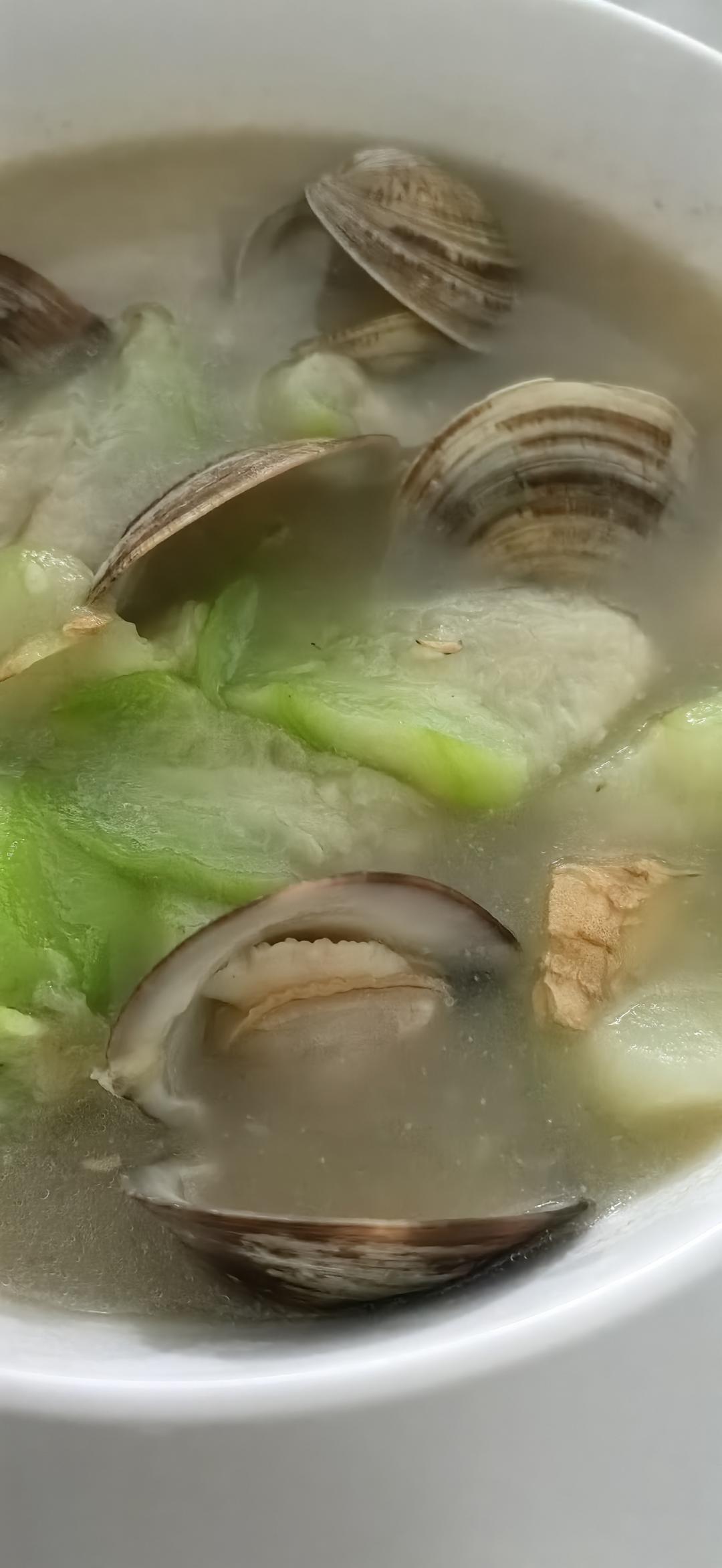 鲜掉眉毛的丝瓜炒花蛤，汤汁拌饭也是超级无敌！！