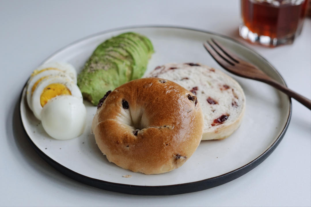 藤田千秋的蔓越莓白巧克力贝果