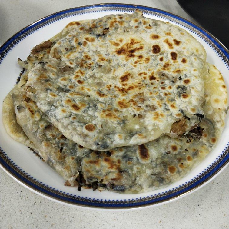 梅菜干五花肉大饼