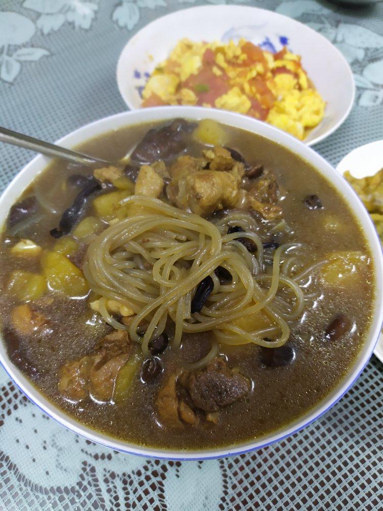 小鸡炖蘑菇