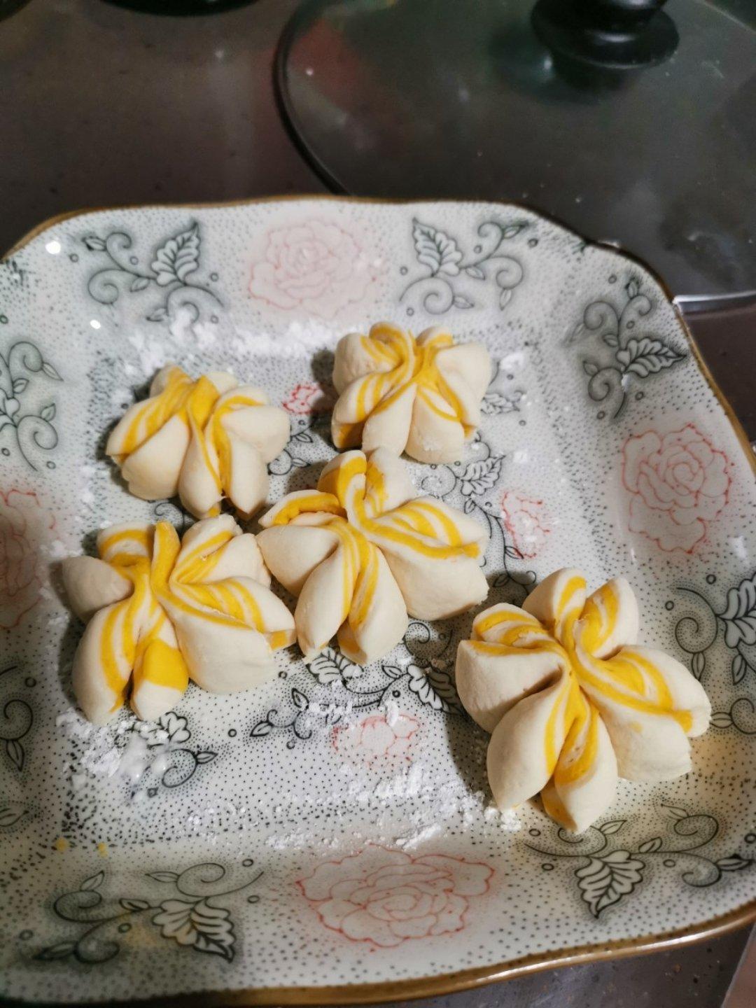 南瓜双色花卷