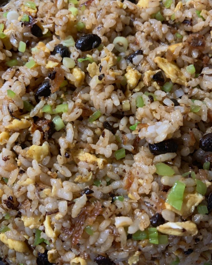 豆豉鲮鱼炒饭