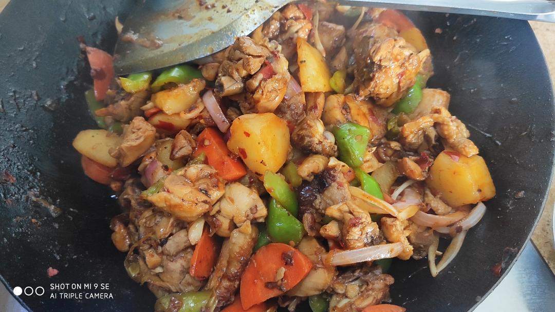 大盘鸡🐔                                 每一步都超仔细