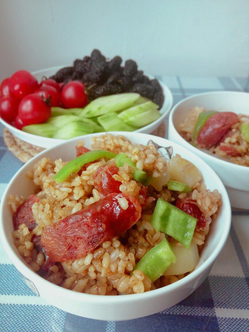 香菇腊肠土豆焖饭