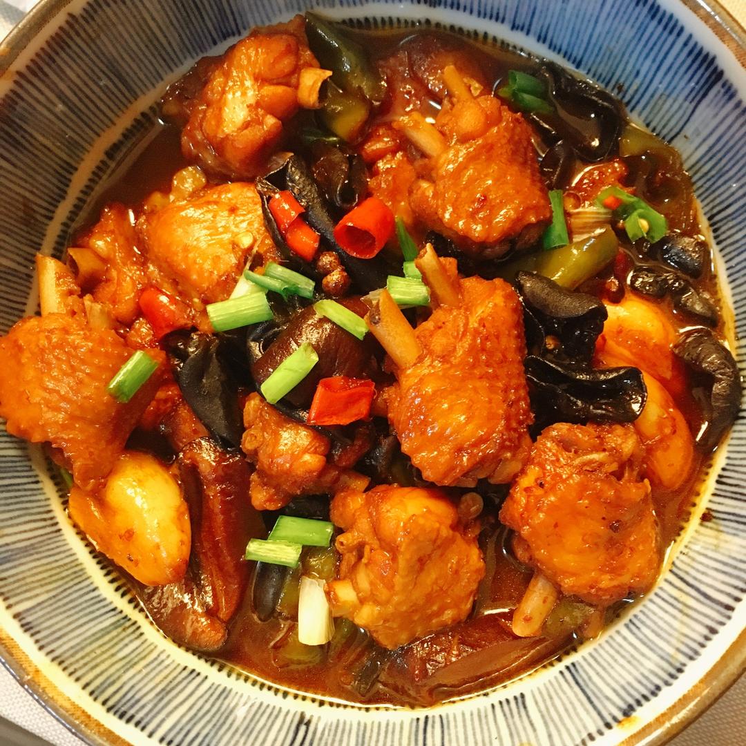 室内活动爱好者做的黄焖鸡翅文怡家常菜