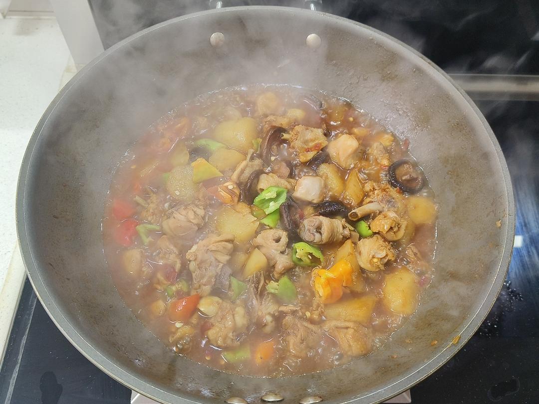土豆焖鸡/黄焖鸡