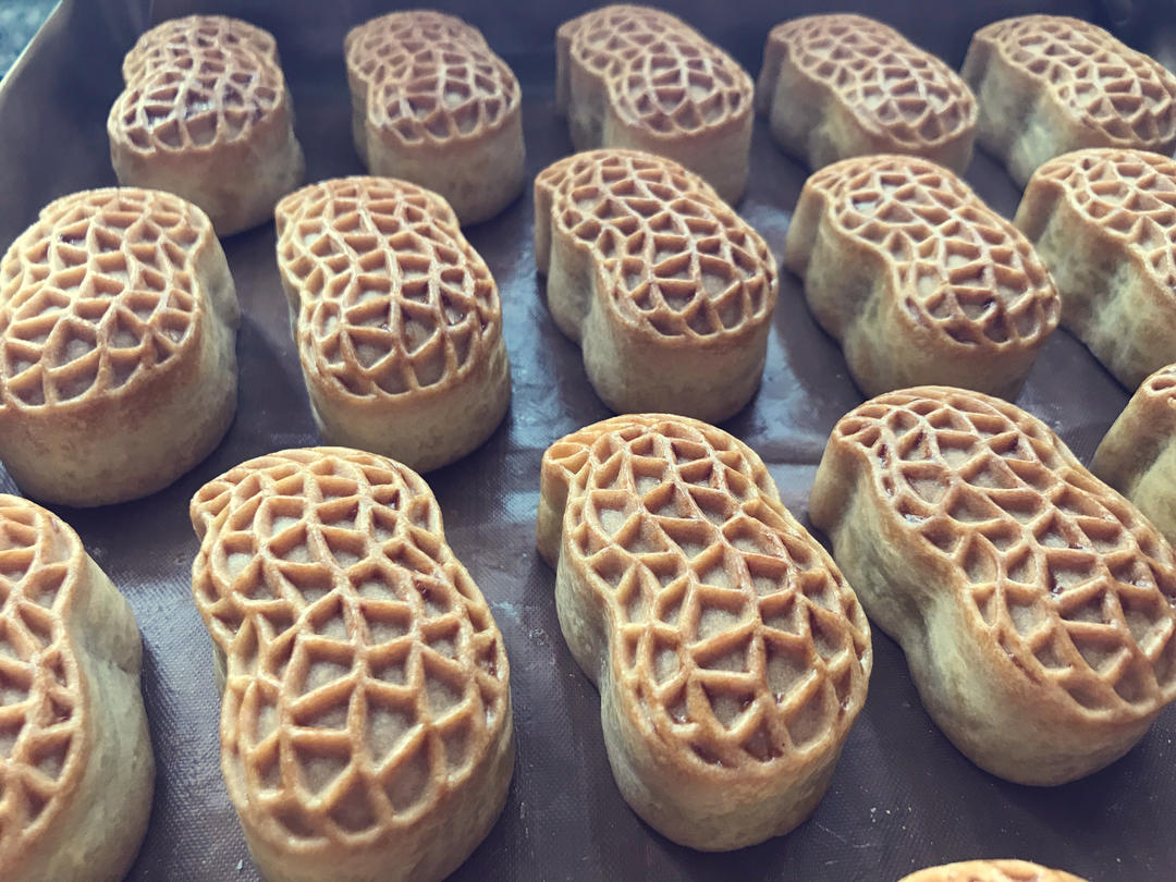 广式月饼—蛋黄莲蓉月饼