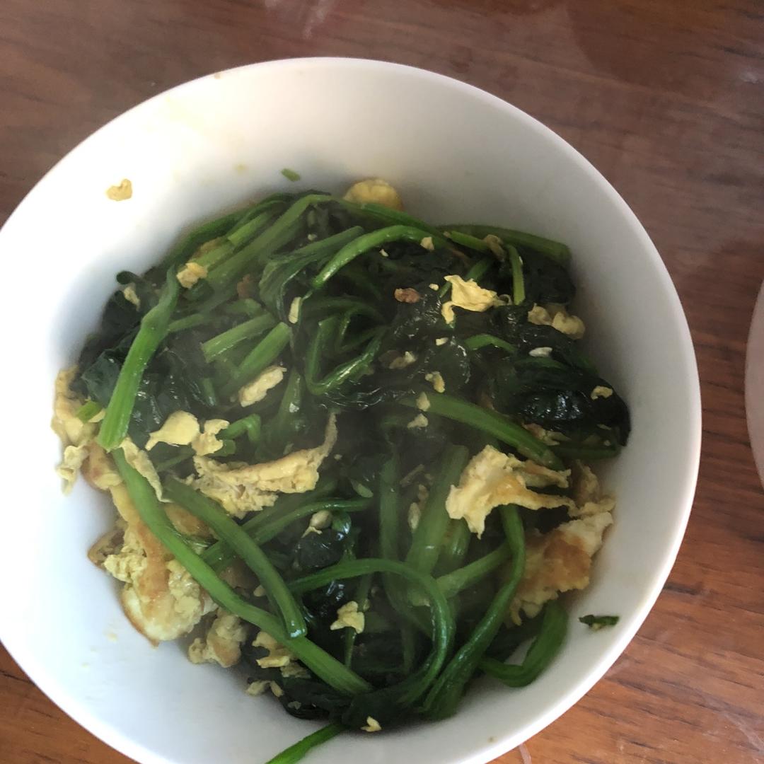 菠菜炒鸡蛋