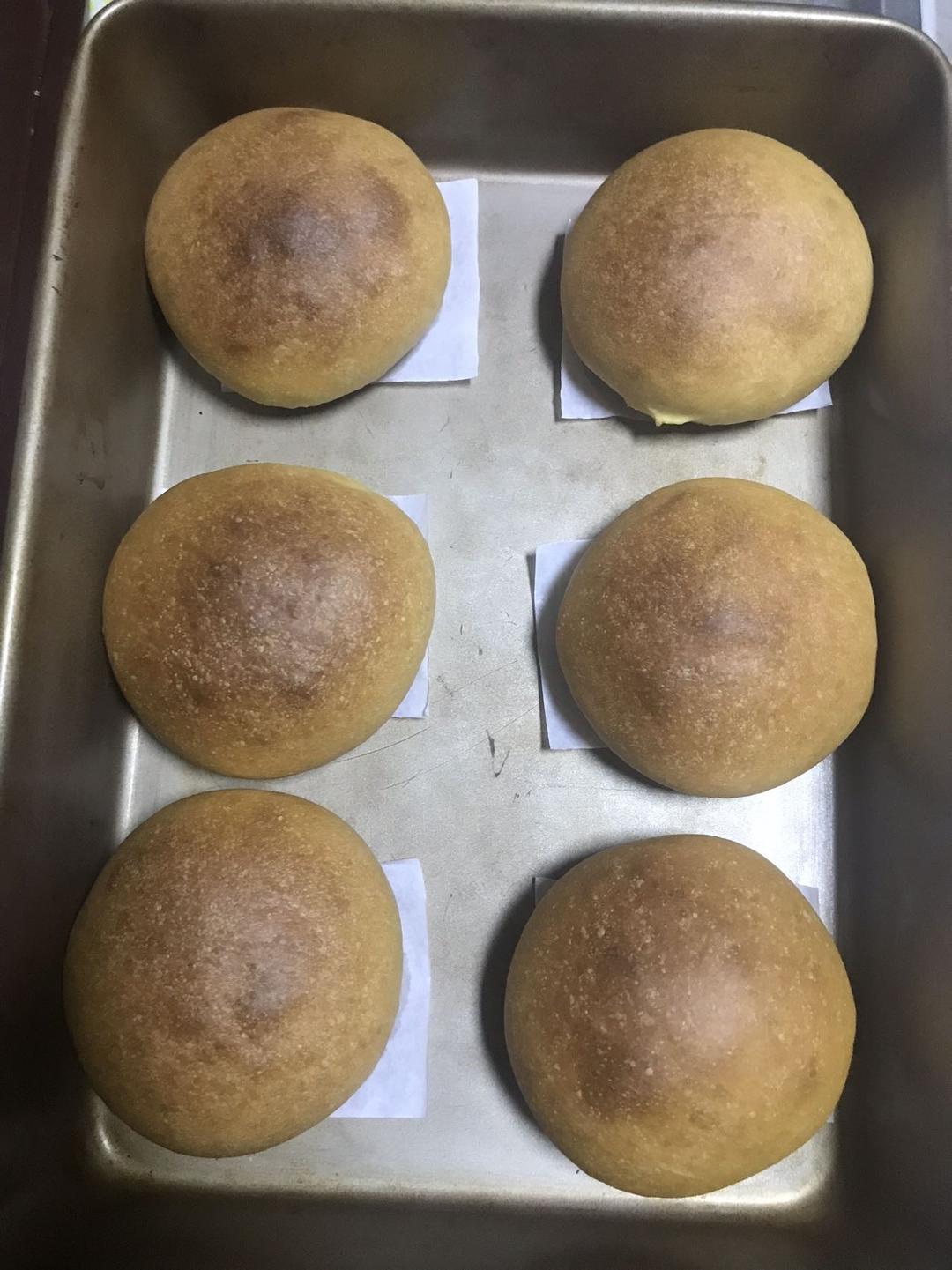 一口小面包，有着非常诱人的香味