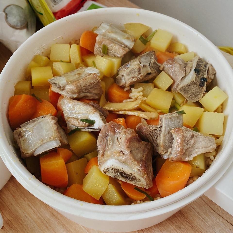 小电锅一人食｜土豆排骨焖饭