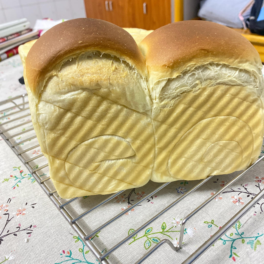 基本鲜奶吐司