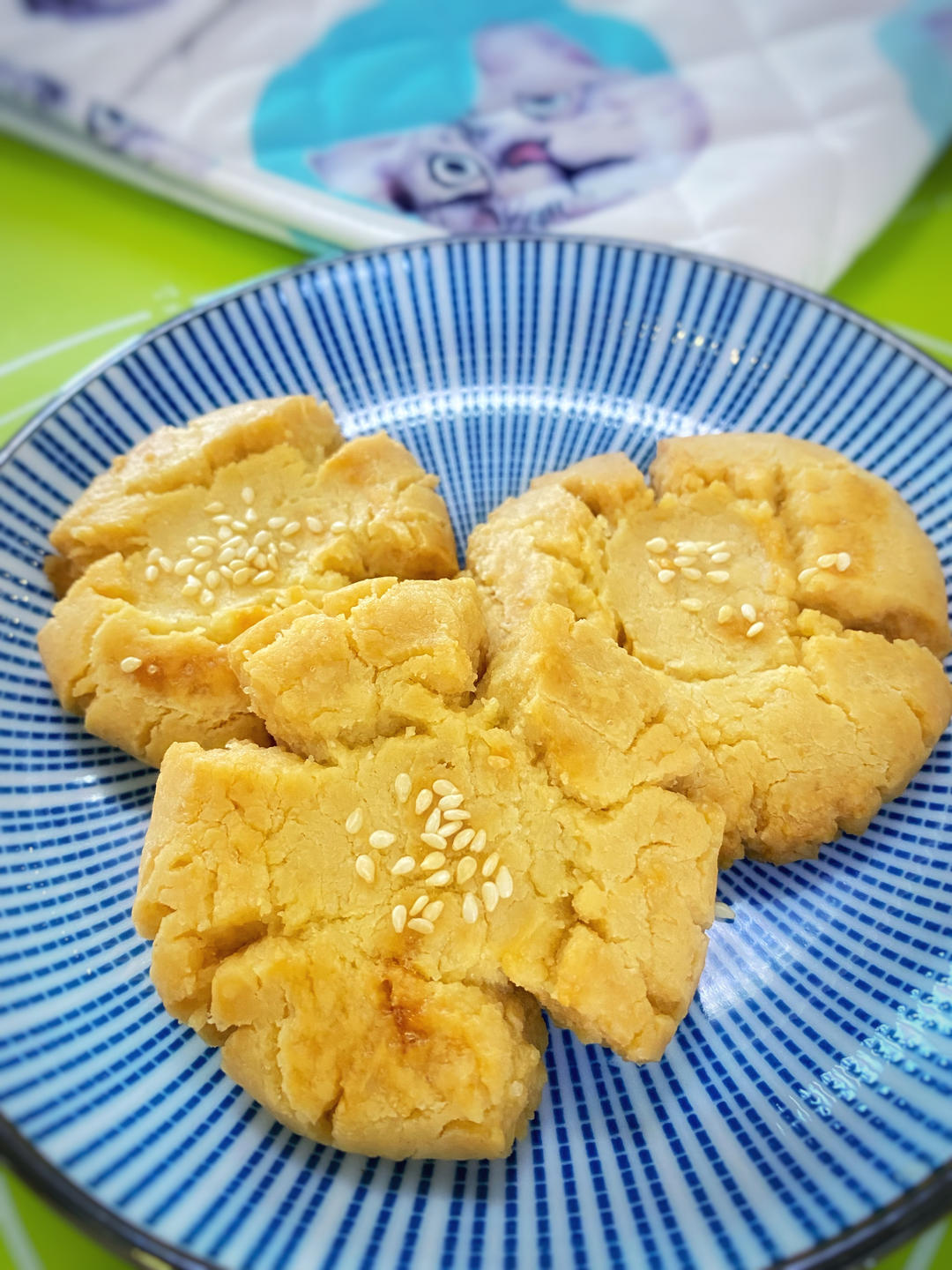 轻轻一按就碎掉的原味桃酥（不输猪油版）