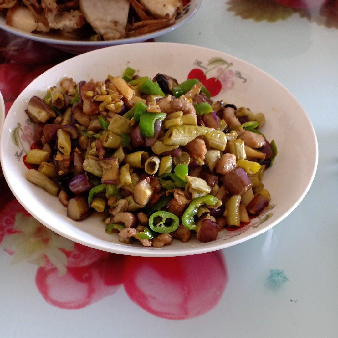 酸豆角茄子炒肉