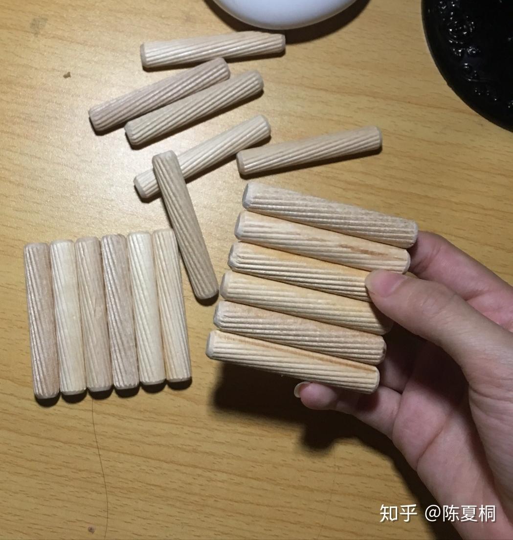 一根粘上去,但后面发现苹果枝弯弯曲曲不好粘,建议用木钉～实际效果