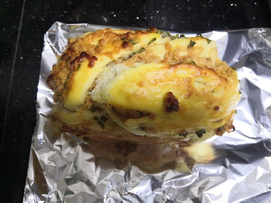 手撕肉松面包
