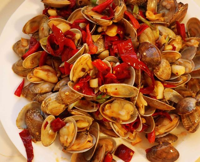姥爷菜谱：好吃哭了的辣炒蛤蜊的做法