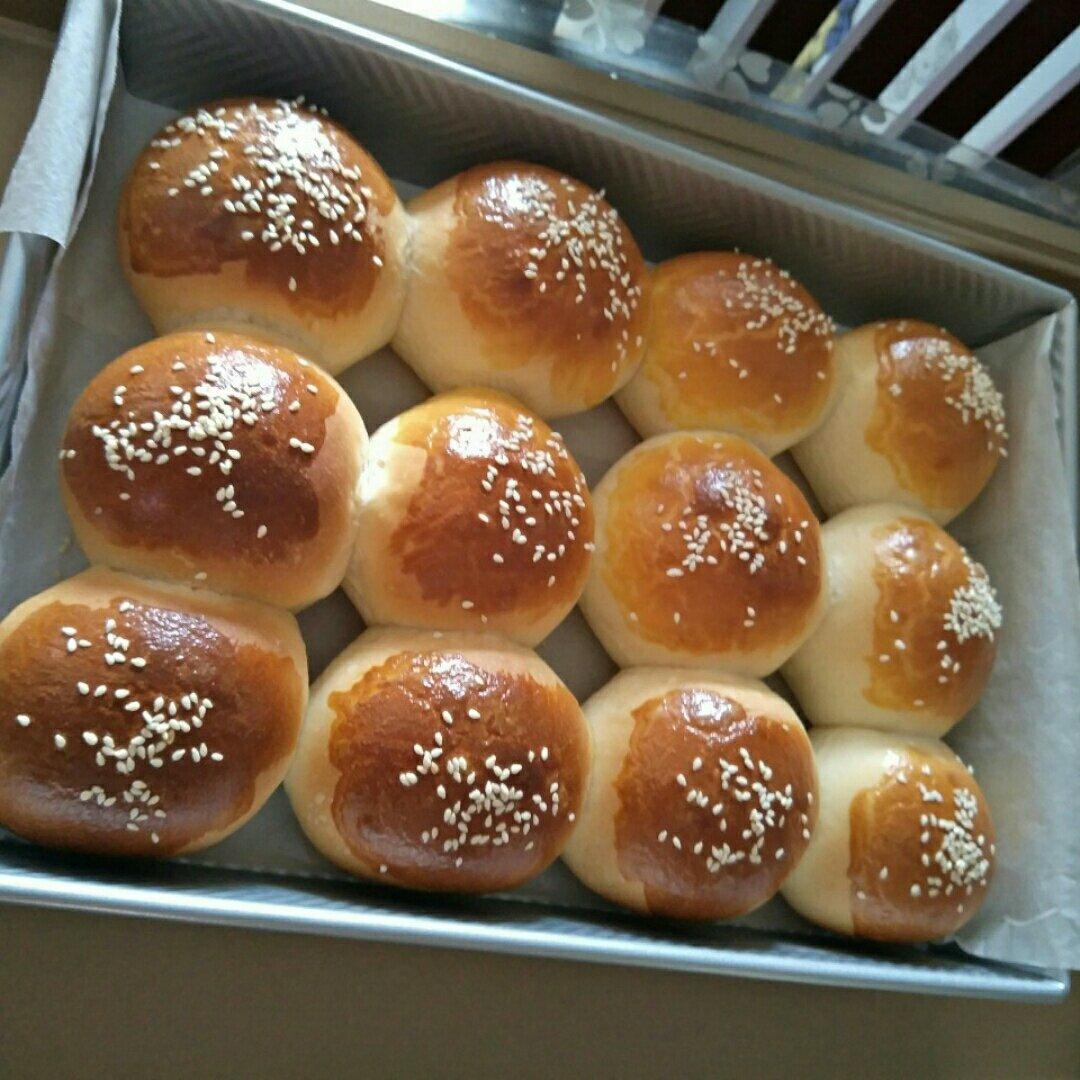 大人小孩都爱不释口的【蜂蜜牛奶小餐包】