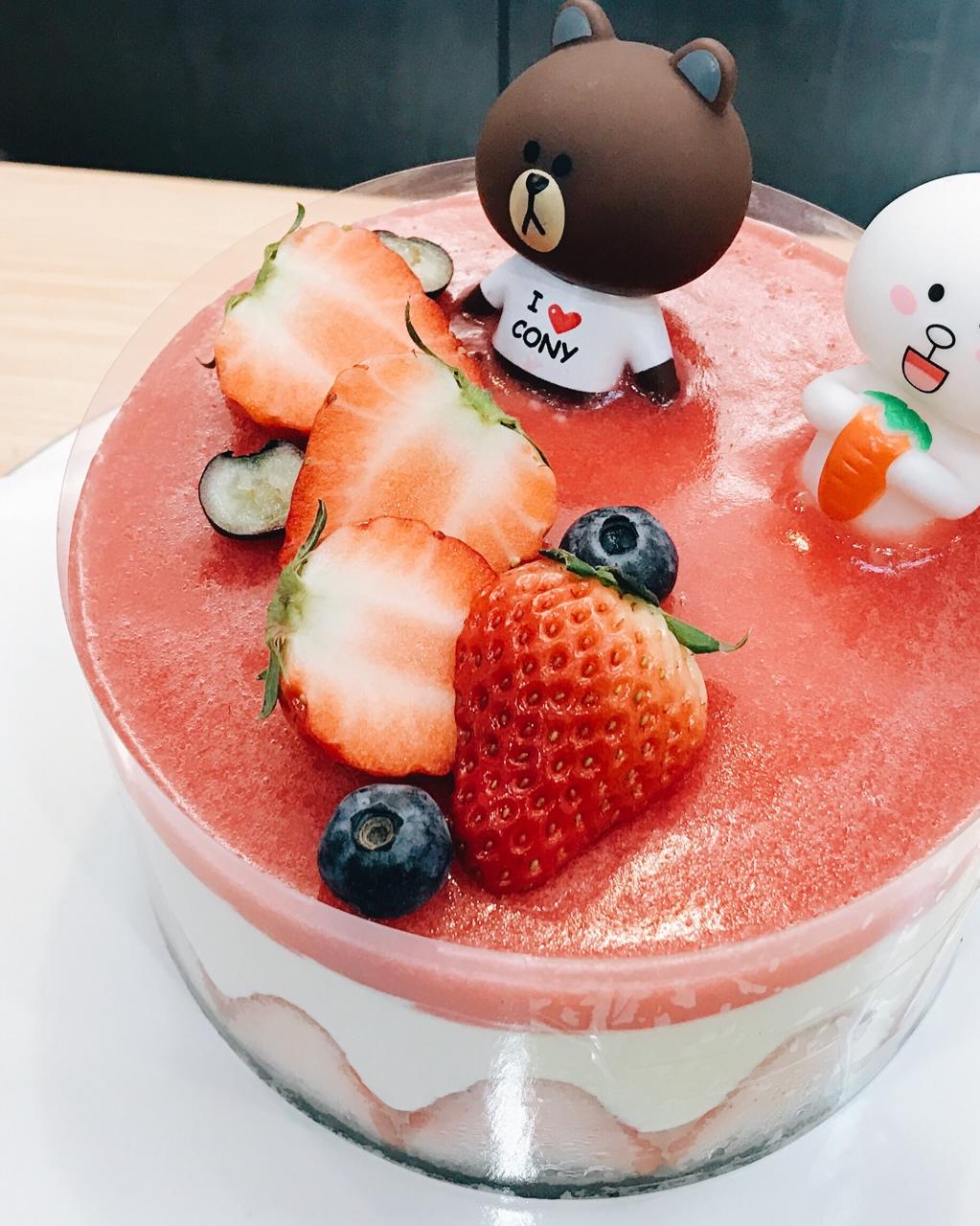 萧小花做的【视频】草莓慕斯蛋糕～抓住草莓季的尾巴