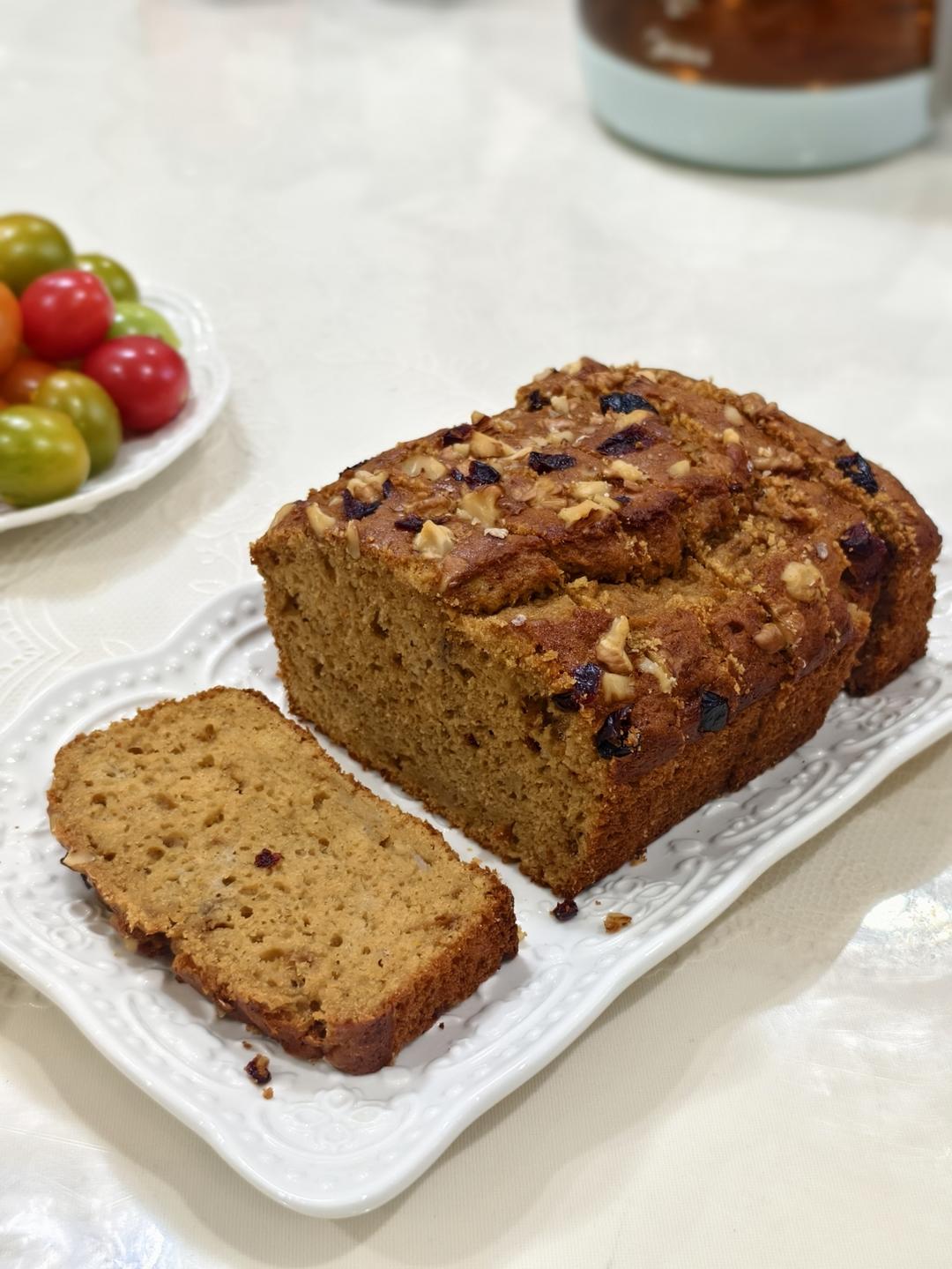 低糖低油也上头！这款🍌香蕉坚果磅蛋糕🍞太香了～