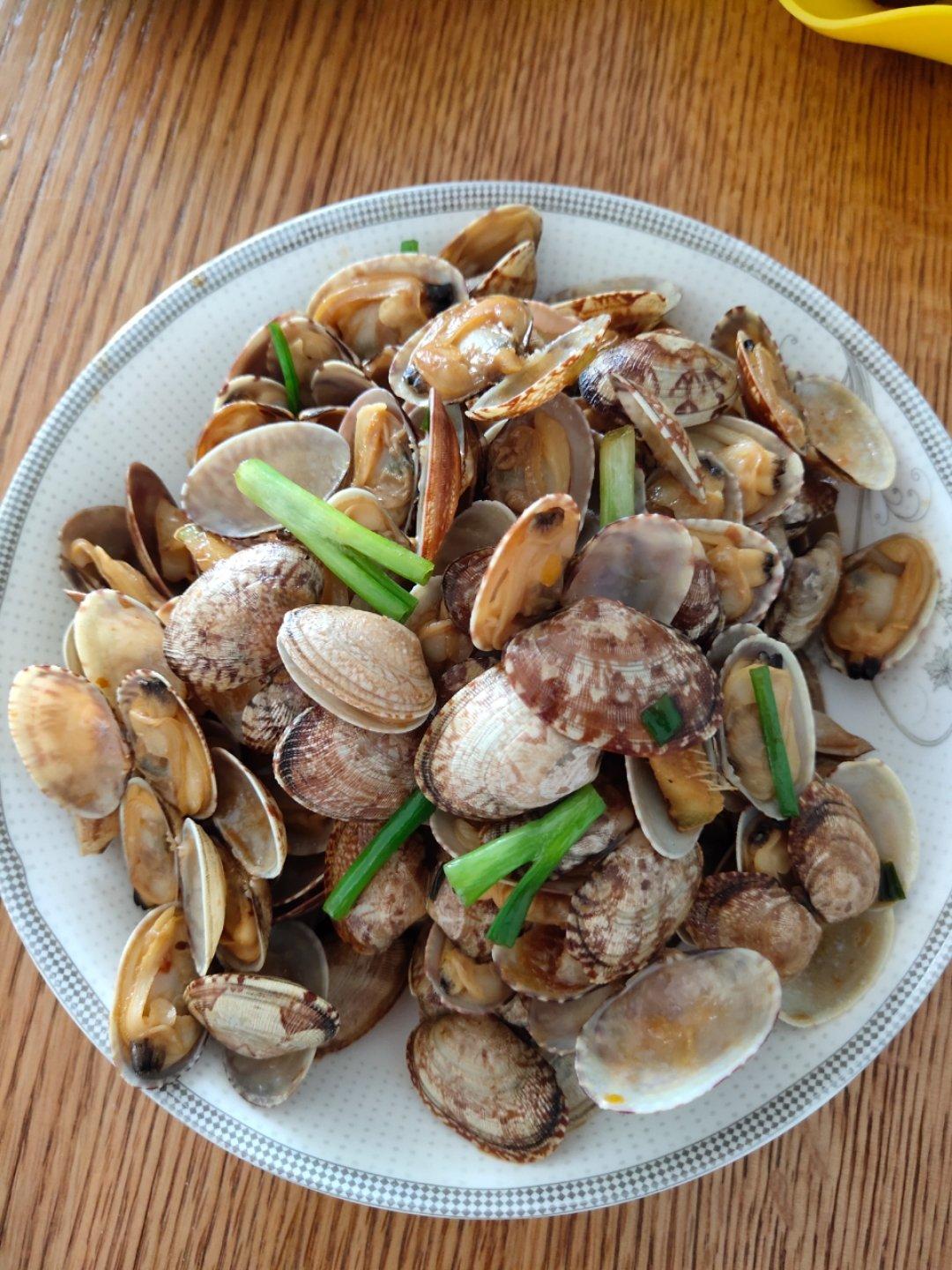 蒜香炒花甲