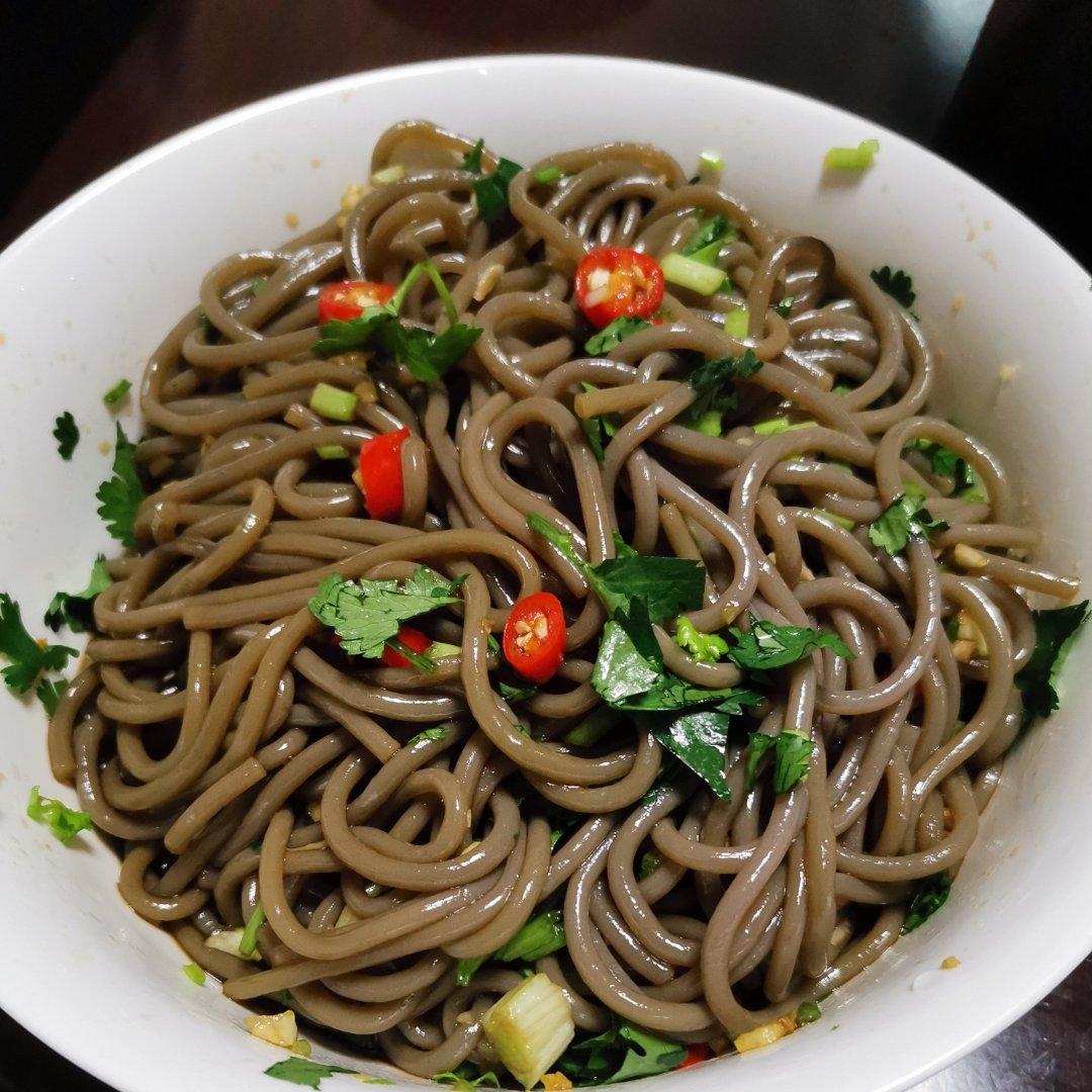 凉拌蕨根粉