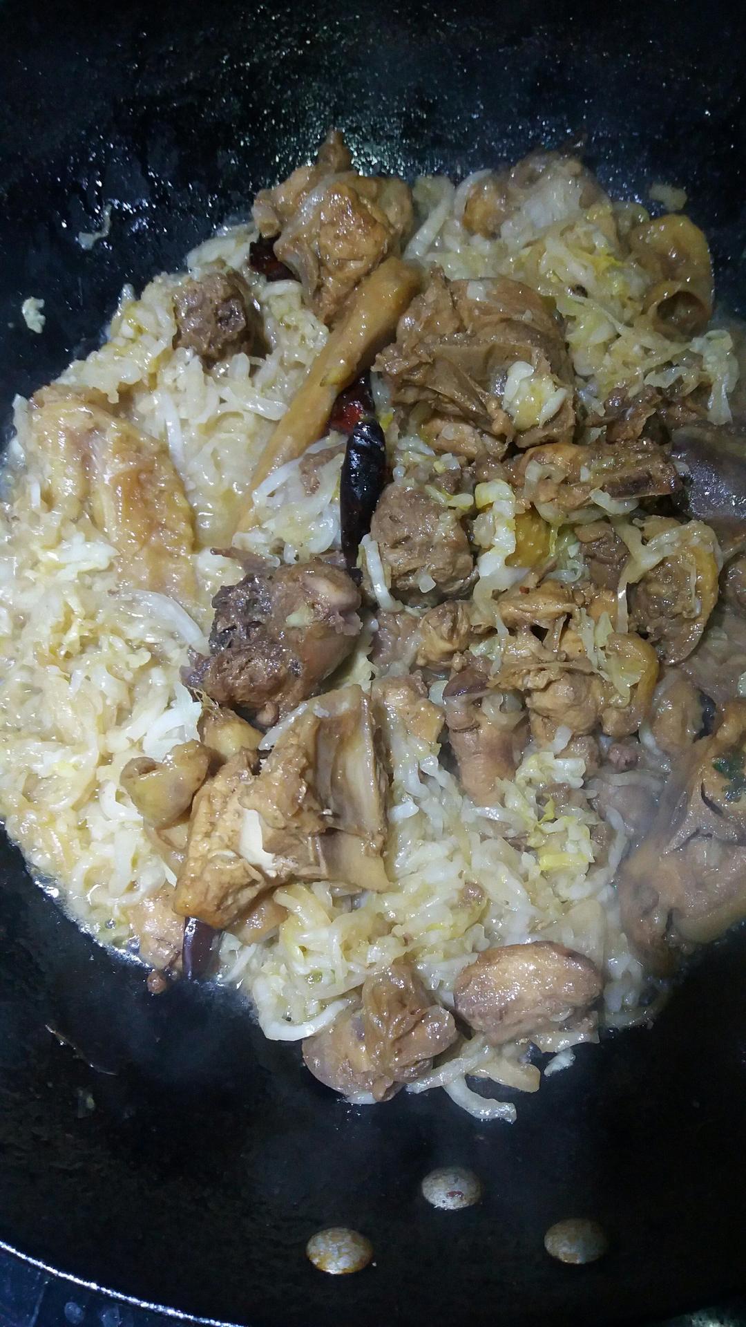 小鸡炖酸菜的做法