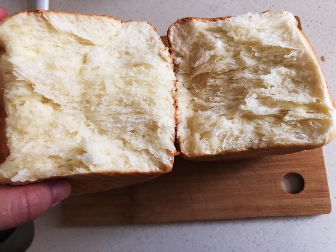 极简鲜奶吐司