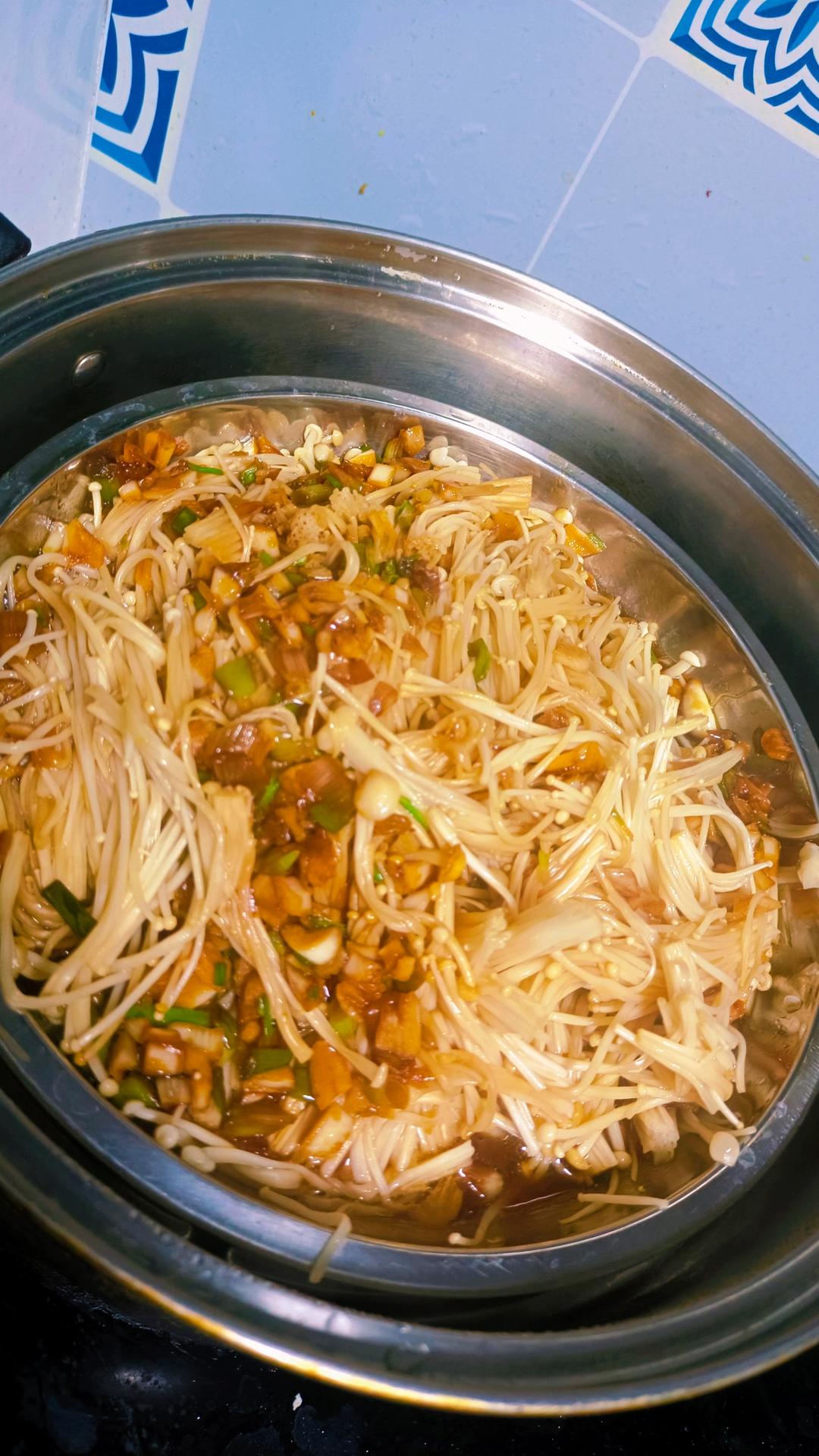 超级下饭的蒜蓉金针菇！好吃到爆