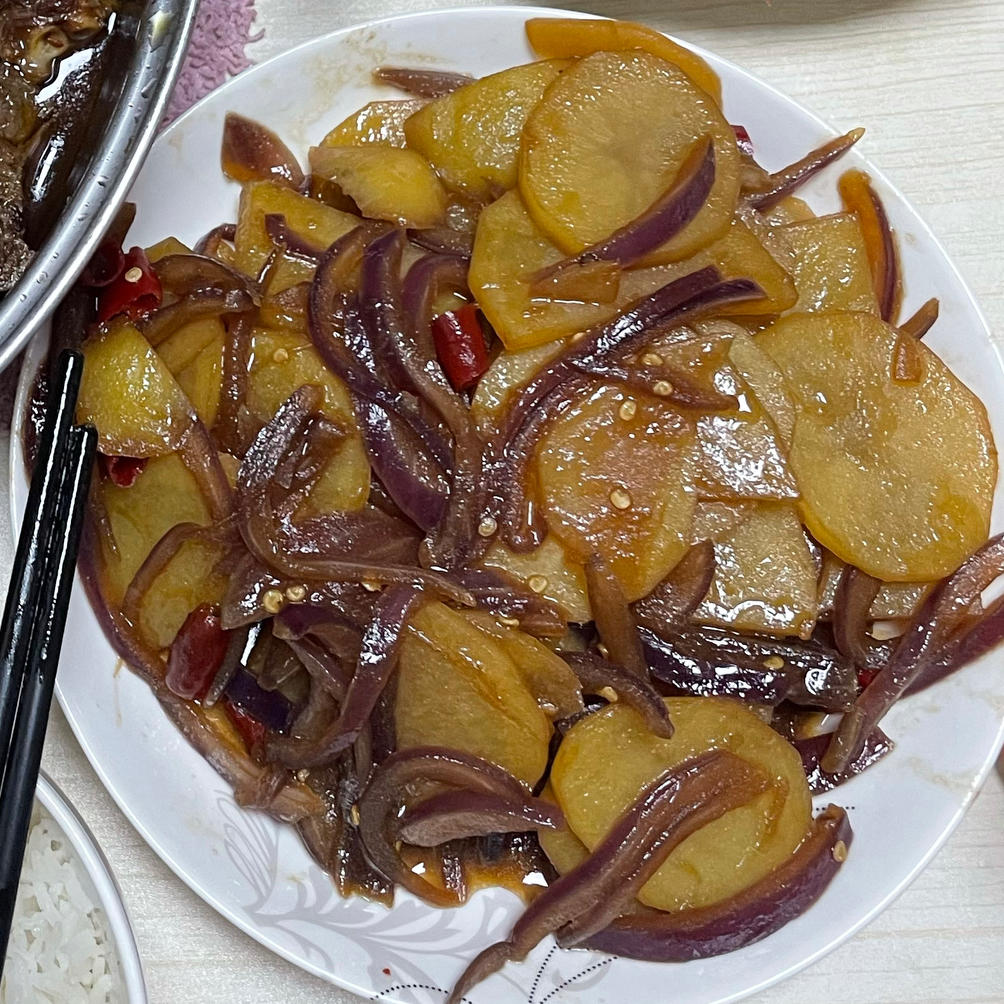洋葱炒土豆