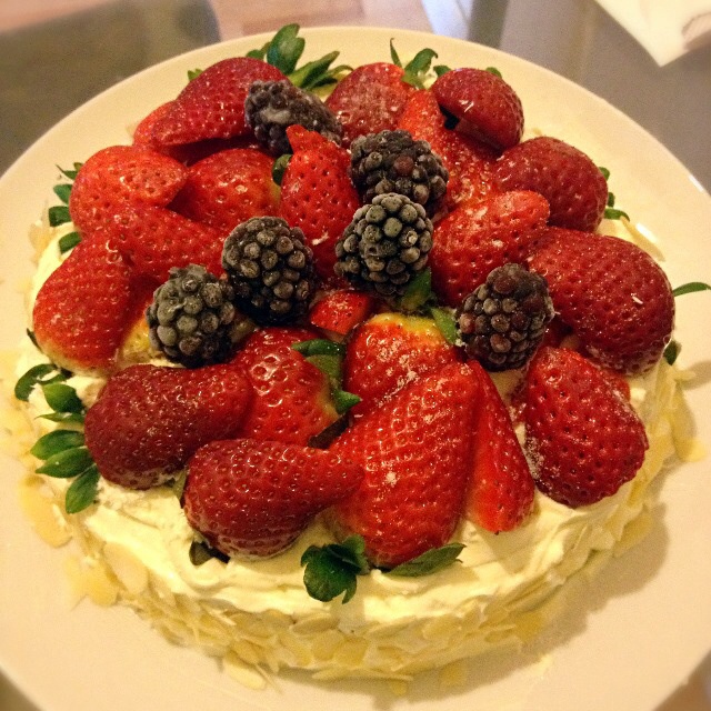 草莓生日蛋糕