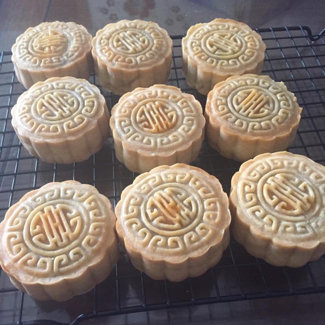 广式月饼——蛋黄莲蓉月饼