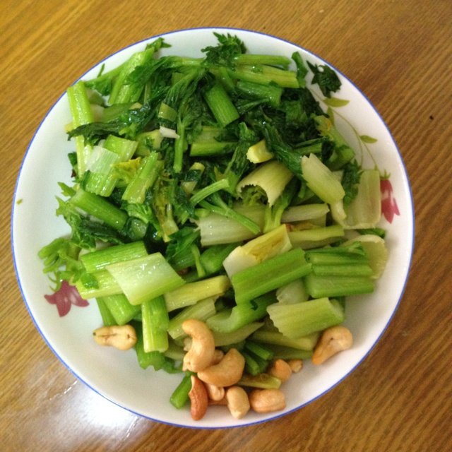 腰果炒西芹