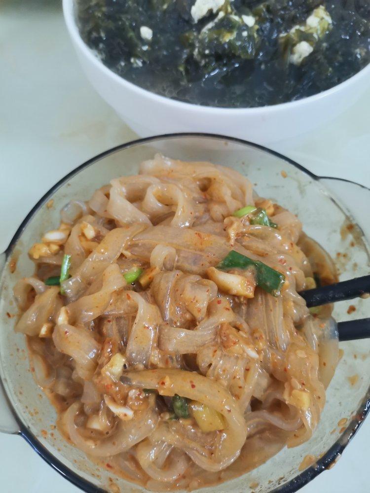 秒杀小夜市的麻酱流汁宽粉
