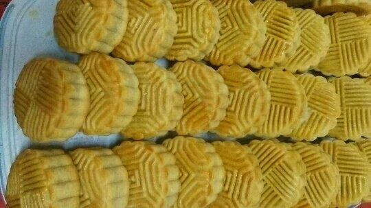 广式月饼－－蛋黄豆沙月饼